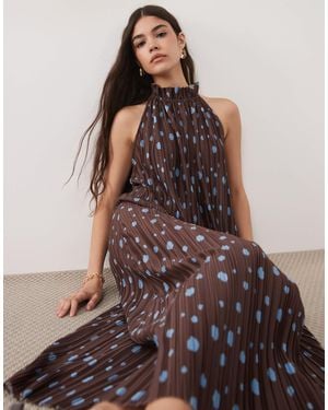 ASOS – plissiertes neckholder-midikleid mit punktemuster - Braun