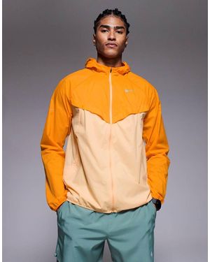 Nike Stride Repel Jacket - Orange
