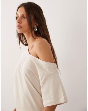 New Look Off The Shoulder Tee - Natural