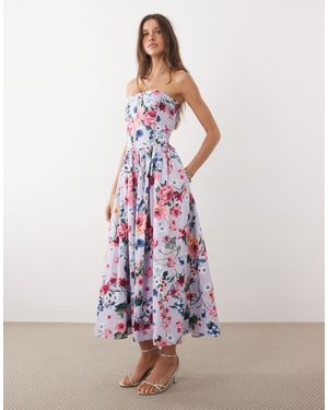 Abercrombie & Fitch – trägerloses maxikleid mit blumenmuster und korsettdetail - Pink