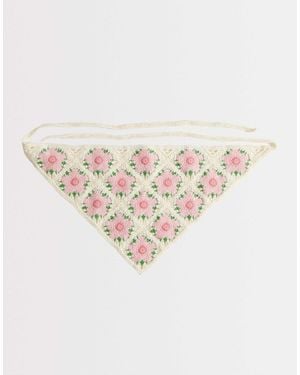 Glamorous Foulard en maille crochetée avec détail fleuri - Blanc