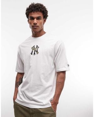 KTZ Ny Yankees Camo Infill Logo Short Sleeve Oversized T-shirt - White
