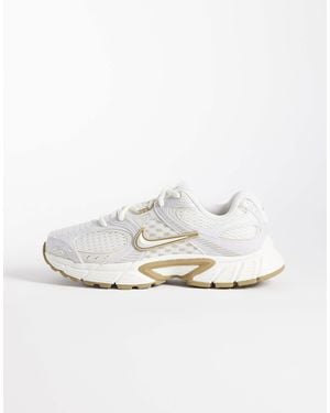 Nike V5 Rnr Sneakers - White
