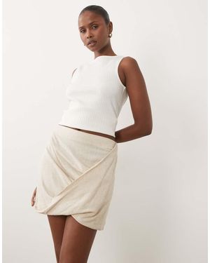 ASOS Minifalda De Lino Con Bajo Retorcido En Tono Neutro