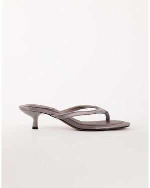 TOPSHOP Axel Toe Thong Mid Heel Sandal - Natural
