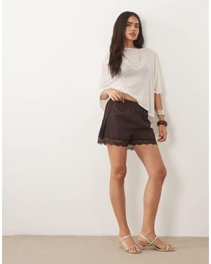 Mango Short 100 % coton avec bordures en dentelle - Neutre