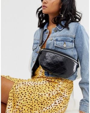 Stradivarius Riñonera negra con cadena - Negro