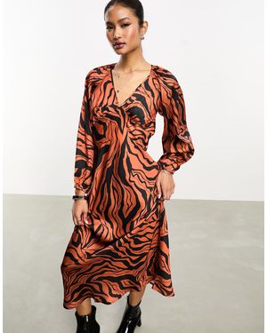 VIOLET ROMANCE Satin V Neck Midaxi Dress - Red