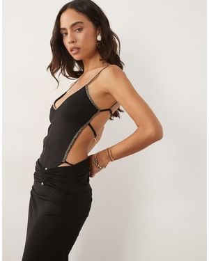 I.AM.GIA Mirelle Set Met Body Met Sierlijke Rand, Open Rug En Gerimpelde Maxirok - Naturel