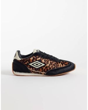 Umbro Gorton Suede Trainer - Black
