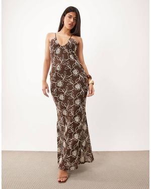 ASOS Besticktes häkel-maxikleid mit u-ausschnitt - Braun