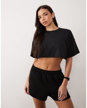 4505 Performance Jersey Ultra Crop Quick Dry T-shirt - Black