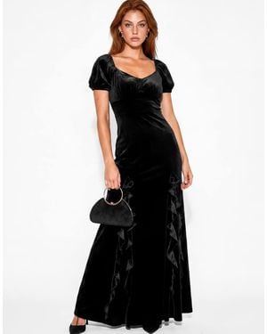 Maya Short Sleeve Scoop Neck Ruffle Velvet Maxi Dress - Black