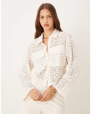 Vila Camisa Corta Color Crema Utilitaria Con Patrón Floral De Croché De (Parte De Un Conjunto)-Blanco - Neutro