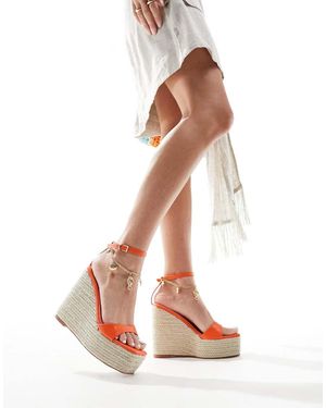 Public Desire Naya Wedge Espadrilles With Anklet Charms - White