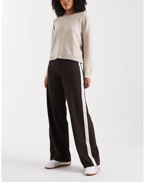 Vero Moda Pantalon à enfiler ample avec bande latérale - marron chocolat - Blanc