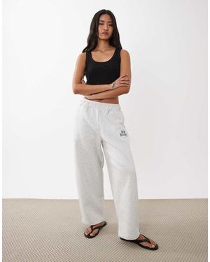 New Balance Trackside Fleece Barrel Leg Joggers - White