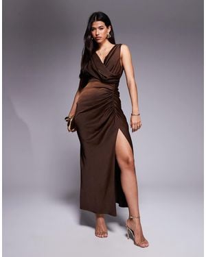 ASOS Robe longue effet drapé avec fente - chocolat - Marron