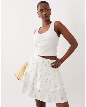 Vila Tiered Flippy Mini Skirt - White