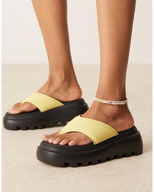 Raid Texas Toe Thong Platform Sandals - Black