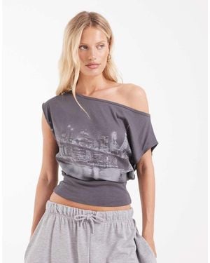 Hollister New York Skyline Graphic Off Shoulder Top - Grey