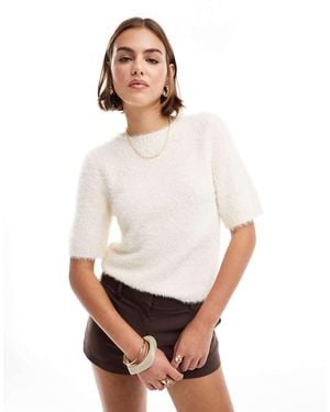 Pretty Lavish Cropped Knit T-shirt - White