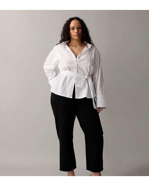 ASOS Vaqueros Capri Negros Cómodos Y Elásticos De Pernera Recta De Asos Design Curve - Gris