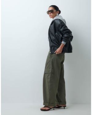 ASOS Pantalon cargo à ourlet roulotté avec détail - Neutre