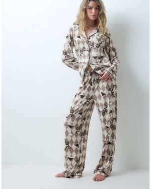 Loungeable Pyjamaset Met Overhemd Met Reverskraag En Knoopsluiting En Broek - Wit