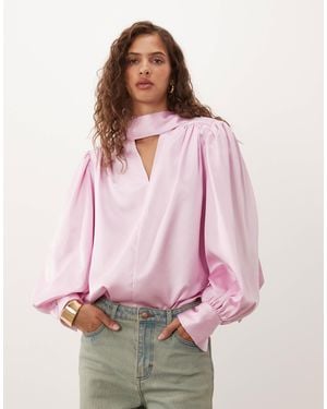 ASOS Bluse aus satin mit schulterpolstern - Pink