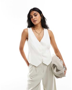 Stradivarius Linen Look Waistcoat - White