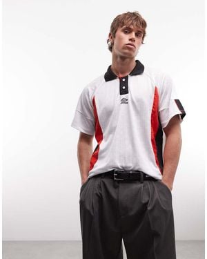 Umbro Camiseta Blanca Y Negra De Estilo Futbolero De - Rojo