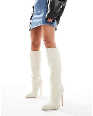 SIMMI Botas Por La Rodilla Color Crema De Tejido Efecto Peluche Laylani De Simmi London-Marrón - Blanco