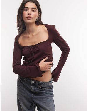 Monki Top évasé à manches longues en bordeaux foncé - Noir