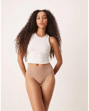 Spanx Tanga Beis Café Con Leche Supersmooth Undie-Tectable De -Beis Neutro