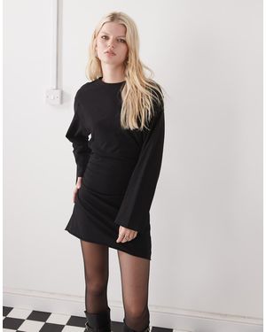 Weekday Vestito Corto A Maniche Lunghe Stretto - Nero