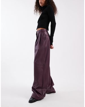 Miss Selfridge Pantalon large en imitation cuir - figue - Violet