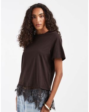 Vero Moda T-shirt mit asymmetrischem spitzendetail - Braun