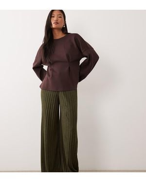 Only Petite Pantalones De Punto De Pernera Ancha En Verde Oscuro - Marrón