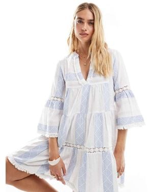 Accessorize Vestido Playero Corto Blanco Y Azul A Rayas De