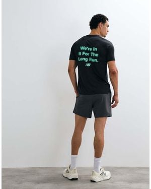 New Balance Rc Essential Graphic T-Shirt - Zwart