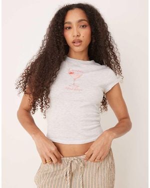 ASOS T-Shirt Mini Ghiaccio Mélange Con Grafica "Lychee Martini" Con Cocktail - Bianco
