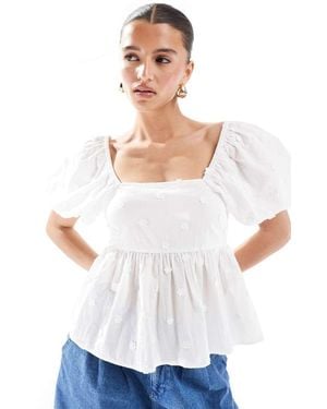 New Look Daisy Embroidered Puff Sleeve Peplum Top - White