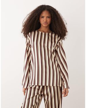 Iyal Top d'ensemble en satin rayé avec manches évasées et encolure large - marron - Blanc