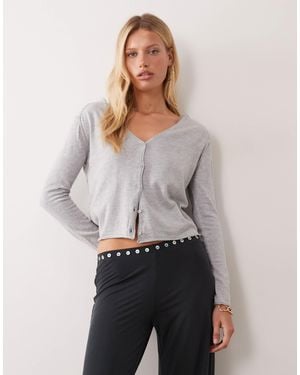Mango Teen cardigan mit v-ausschnitt - Grau