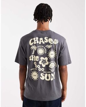 Only & Sons Relaxed Fit T-shirt With Chase The Sun Back Print - Multicolour