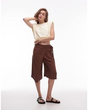 ASOS Pantalones Cortos Marrón De Estilo Bermudas Con Diseño Cruzado De Mezcla De Lino De - Blanco