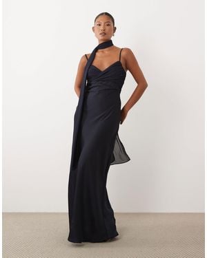TFNC London Satin-bustier-maxikleid aus chiffon mit schal-detail - Weiß