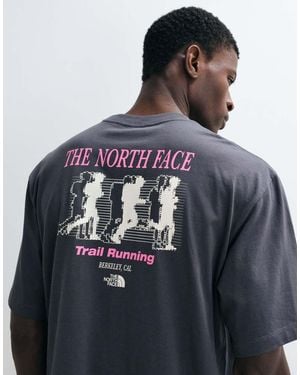 The North Face Digital Runner Oversized T-Shirt - Blauw