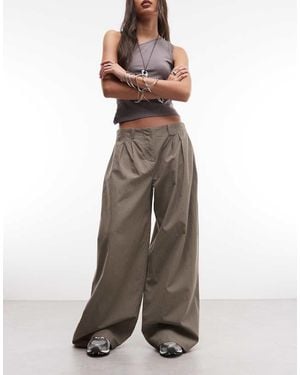Weekday Super Wide Leg Pleated Trousers - Brown
